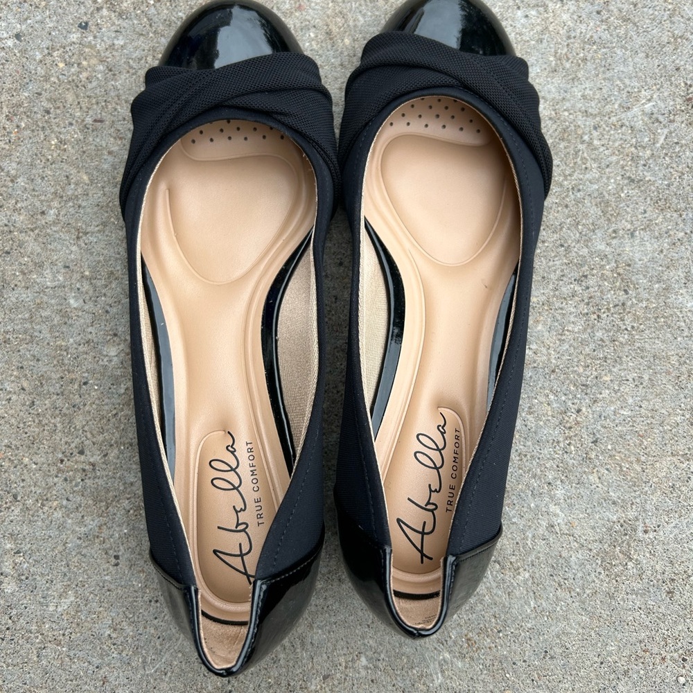 Abella small wedge